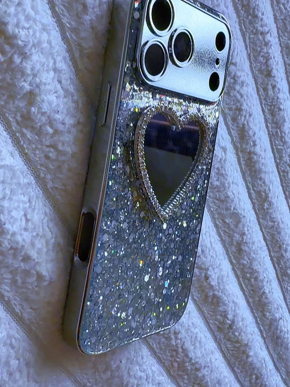 Glitter Heart Mirror Phone Case 17 promax- Silver